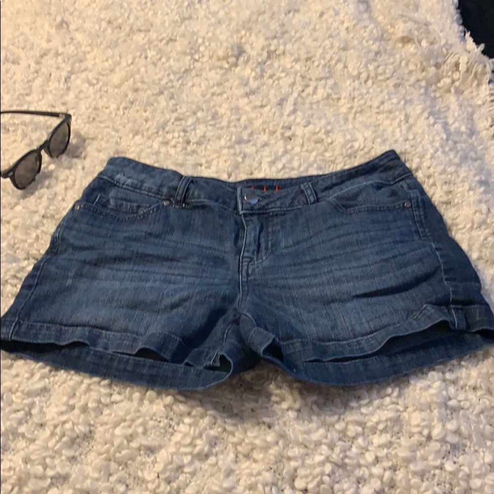ELLE Jean Shorts!